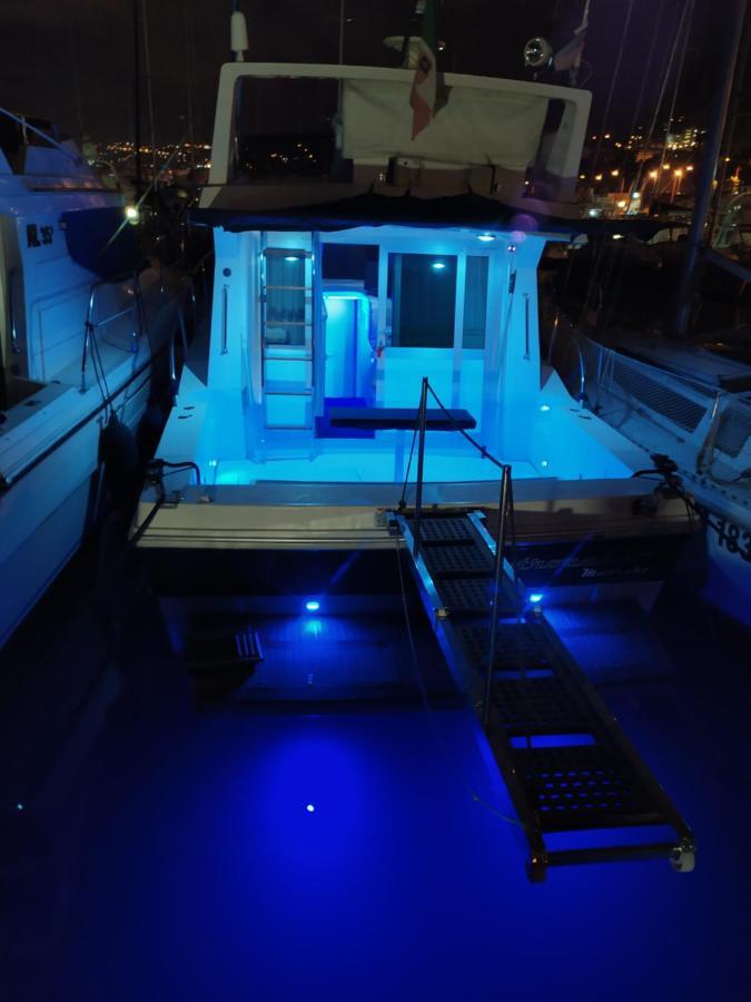 ホテル Sanremo Charter Boat And Breakfast エクステリア 写真